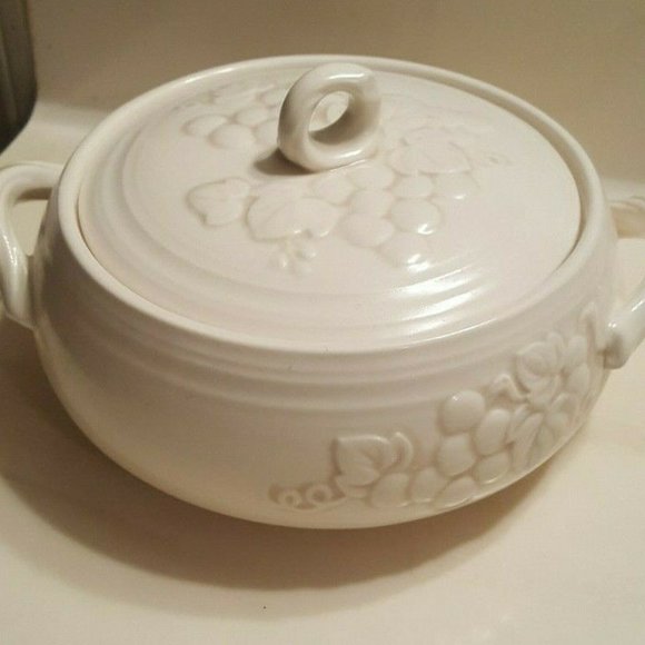 Lidded Casserole Serving Dish Raised Grape Pattern - Picture 1 of 4